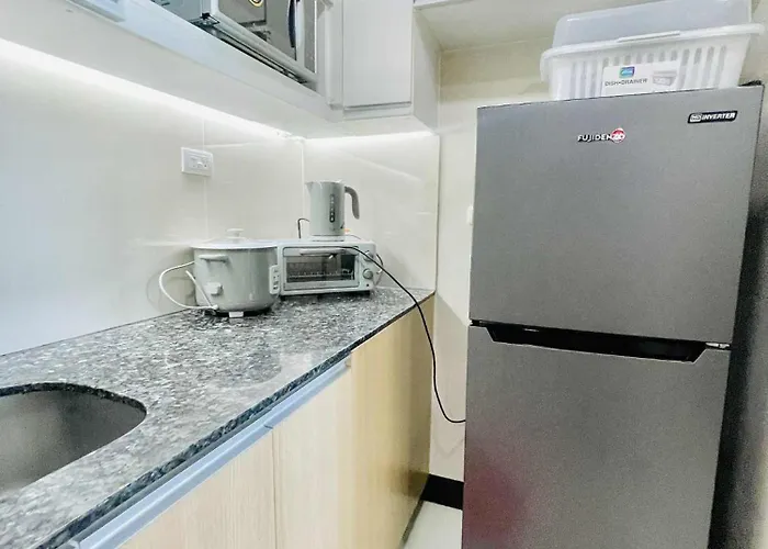 Apartment Heart Of Mactan Newtown Big Space With Free Wifi And Pool Access *
