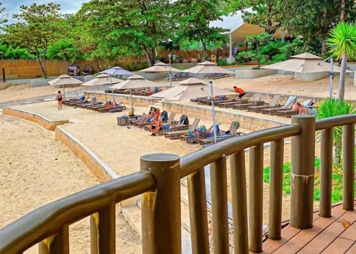 Apartment Heart Of Mactan Newtown Big Space With Free Wifi And Pool Access